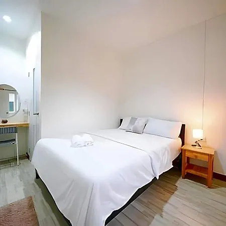 D-Hub Hostel