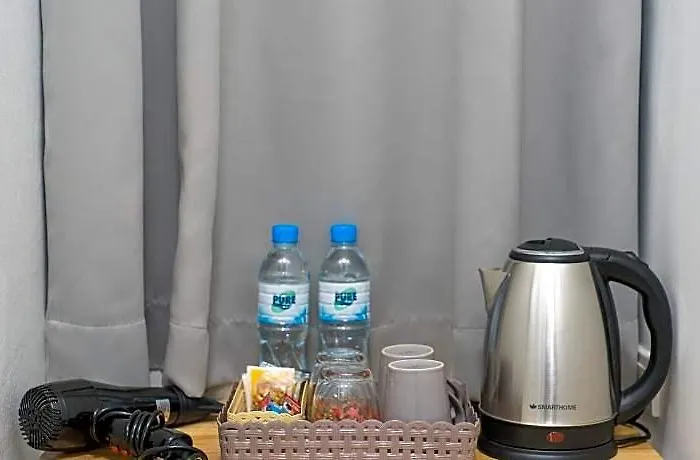 D-hub Hotel 2*
