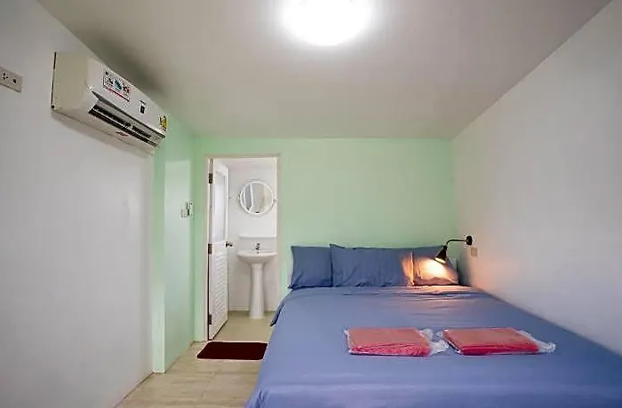 Hotel D-hub 2*